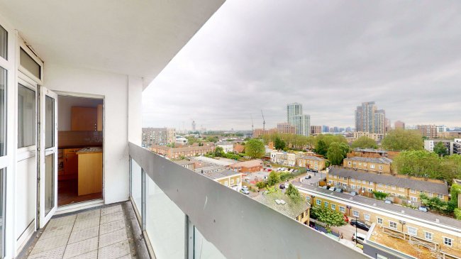 Flat 31 Ballinger Point, Bromley High Street, London, E3 3EH 2