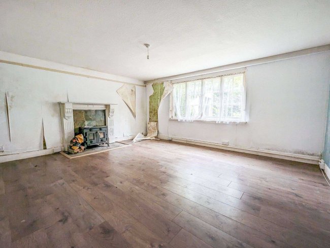 1-3 Forest Farm Cottages (1,2 &3), nr. Forest Row, West Sussex, RH17 7DA 9