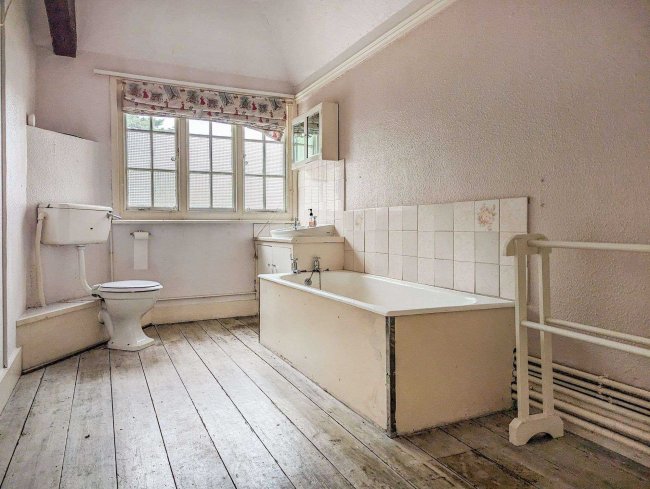 1-3 Forest Farm Cottages (1,2 &3), nr. Forest Row, West Sussex, RH17 7DA 9