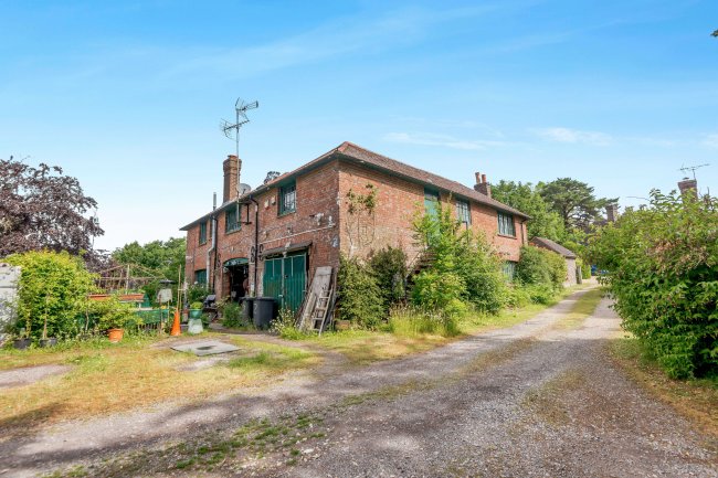 1-3 Forest Farm Cottages (1,2 &3), nr. Forest Row, West Sussex, RH17 7DA 9