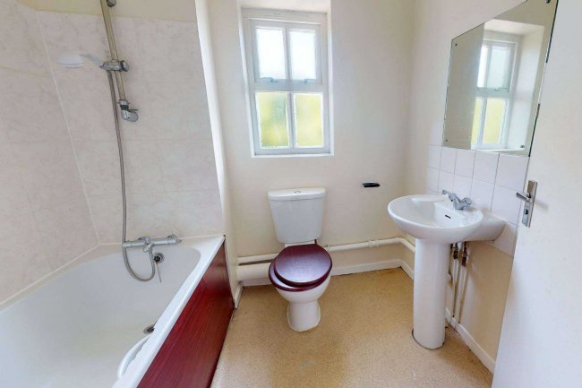 24 Crusoe Mews, London, N16 0BQ 4