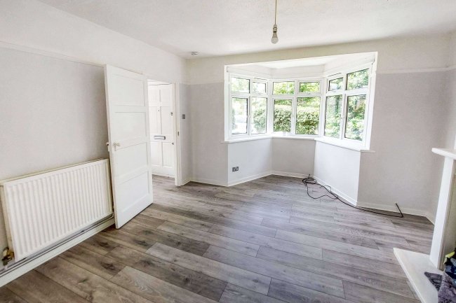 4 Dovedale Close, Welling, Kent, DA16 3BU 4
