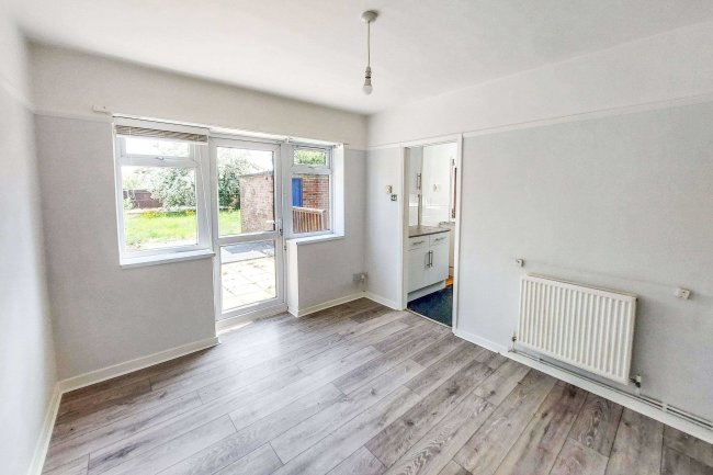 4 Dovedale Close, Welling, Kent, DA16 3BU 4
