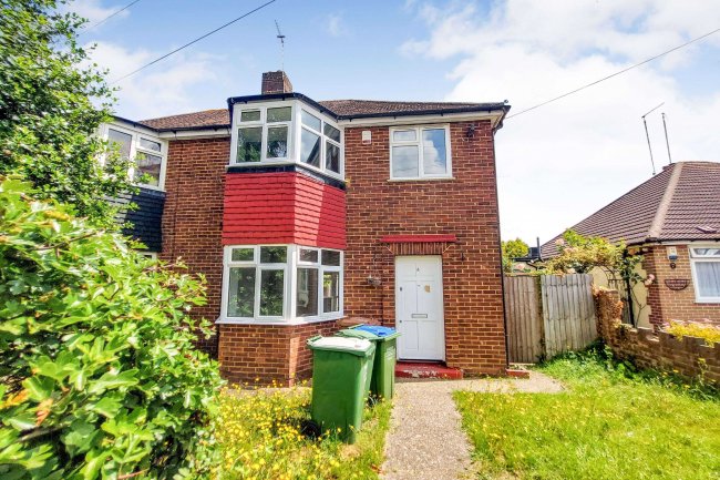 4 Dovedale Close, Welling, Kent, DA16 3BU 4