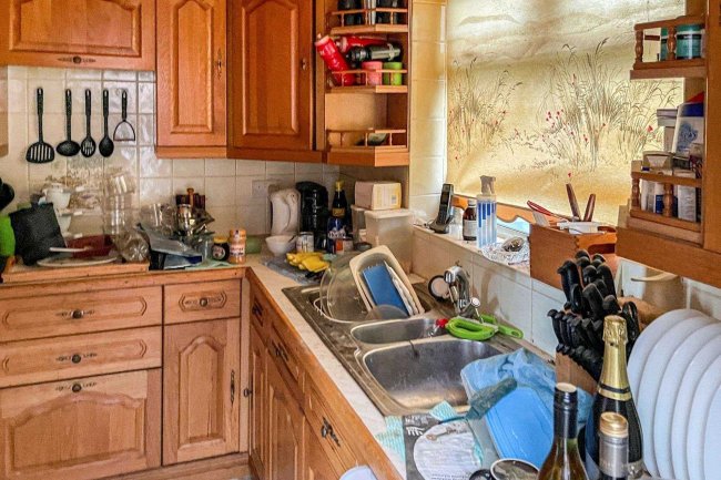 2 St Georges Close, Badshot Lea, Farnham, GU9 9LZ 7