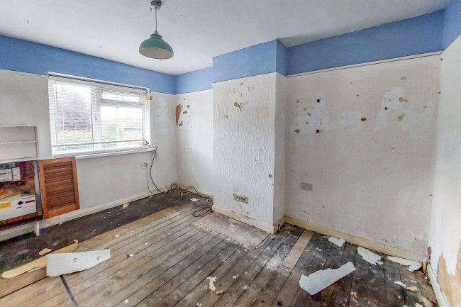 4 Dale End, Crayford, Dartford, Kent, DA1 3PR 9