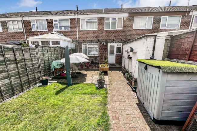 15 Burns Road, Daventry, NN11 9AX 6