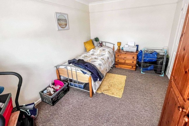 15 Burns Road, Daventry, NN11 9AX 6