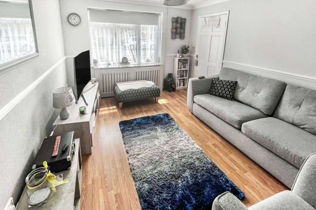 15 Burns Road, Daventry, NN11 9AX 6