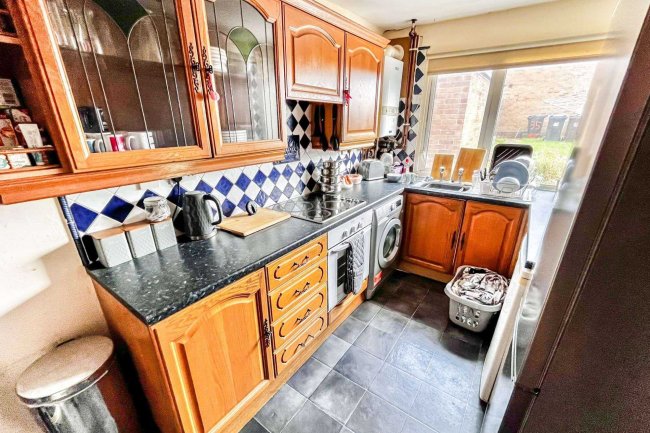 35 Frobisher Close, Daventry, NN11 4JL 7