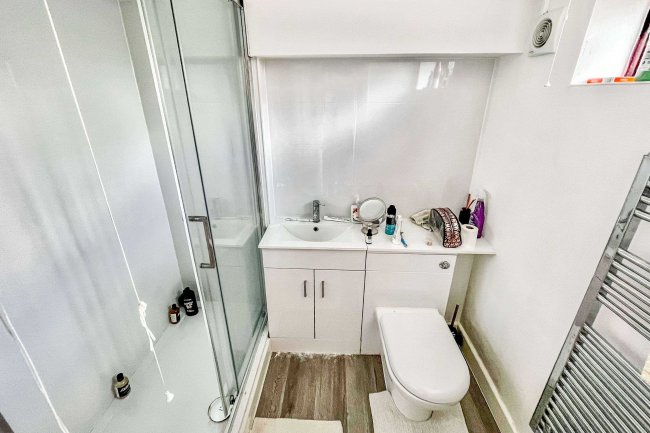 3 Lincoln Way, Daventry, NN11 4SX 2