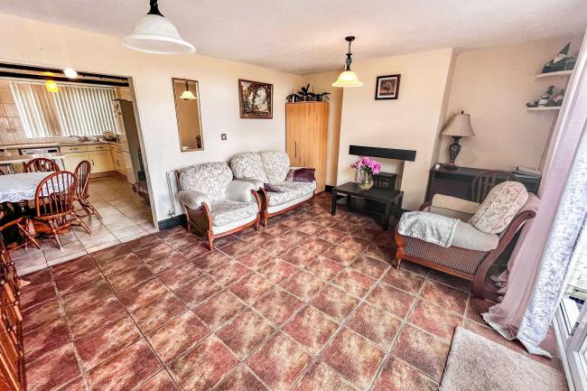 75 The Severn, Daventry, NN11 4QS 10