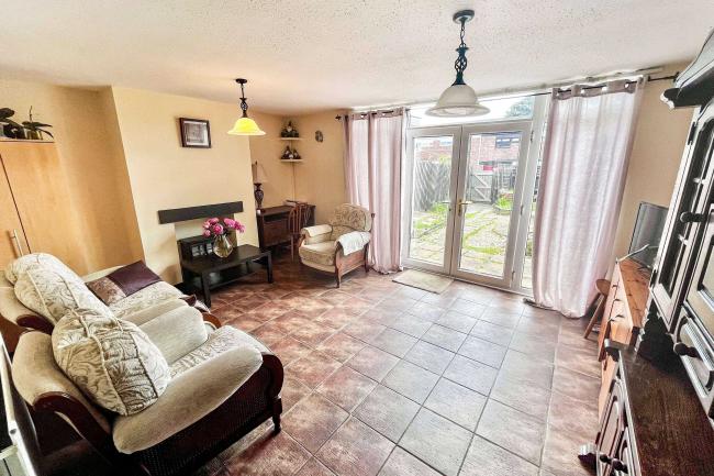 75 The Severn, Daventry, NN11 4QS 10