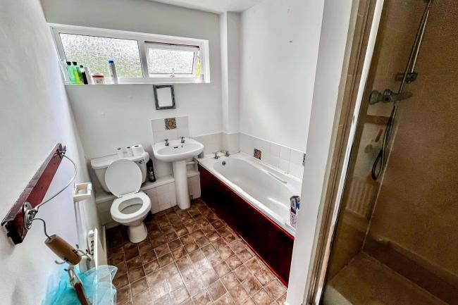 75 The Severn, Daventry, NN11 4QS 10