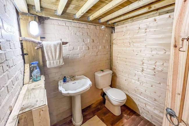 The Pump House, Marsh Court Road, Stockbridge, Hampshire SO20 6JH 5