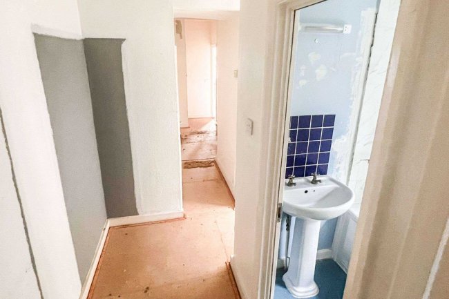 4a Howden Street, Peckham, SE15 4LB 9