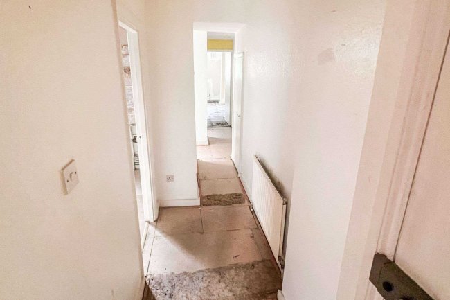 4a Howden Street, Peckham, SE15 4LB 9