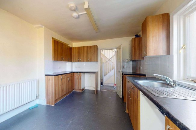 67b Bollingbroke Grove, Battersea London SW11 6HE 1