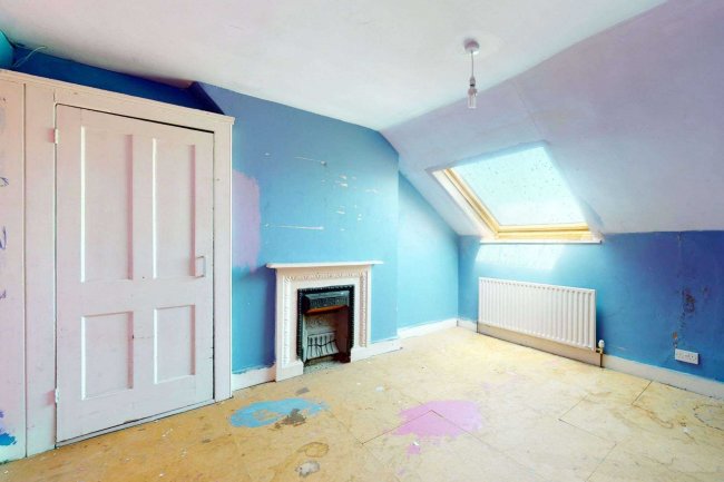 67b Bollingbroke Grove, Battersea London SW11 6HE 1