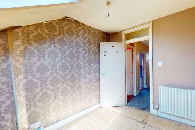 67b Bollingbroke Grove, Battersea London SW11 6HE 1