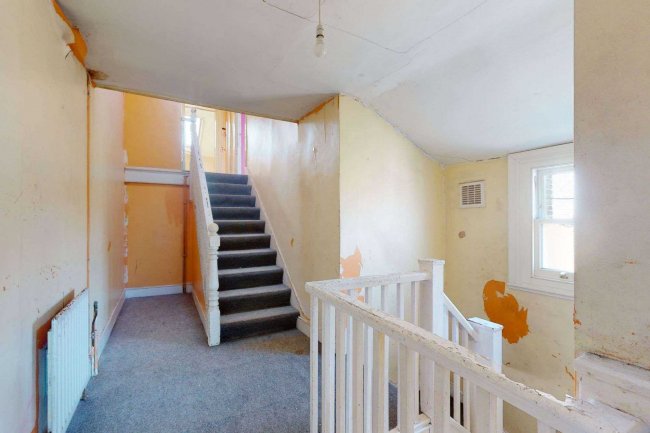 67b Bollingbroke Grove, Battersea London SW11 6HE 1