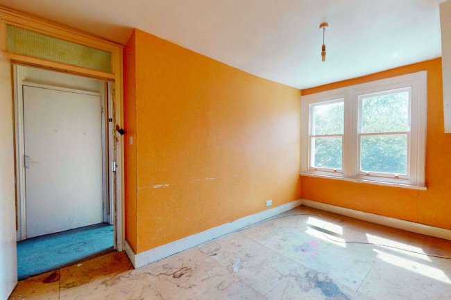 67b Bollingbroke Grove, Battersea London SW11 6HE 1