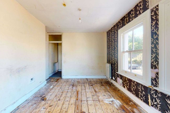 67b Bollingbroke Grove, Battersea London SW11 6HE 1