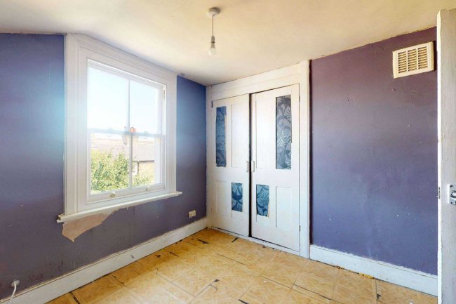 67b Bollingbroke Grove, Battersea London SW11 6HE 1