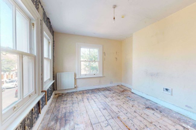 67b Bollingbroke Grove, Battersea London SW11 6HE 1