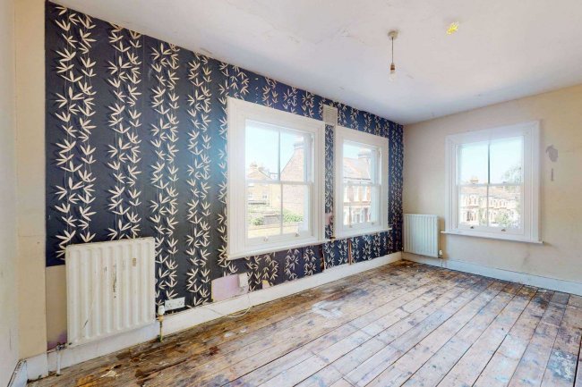 67b Bollingbroke Grove, Battersea London SW11 6HE 1