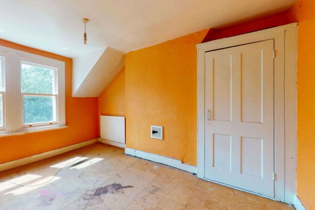 67b Bollingbroke Grove, Battersea London SW11 6HE 1