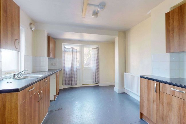 67b Bollingbroke Grove, Battersea London SW11 6HE 1