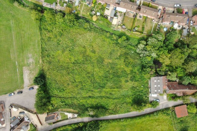 Land lying to the north east of Bockhampton Road, Lambourn, Hungerford, RG17 8PS 2