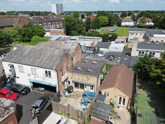 24 Green Street, Enfield, Middlesex, EN3 7HQ 5