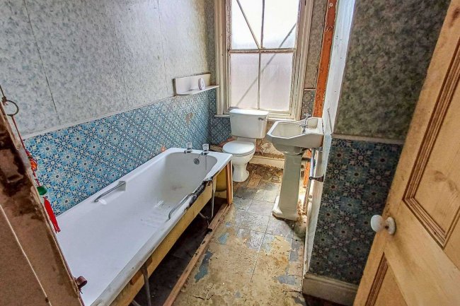 69 Lonsdale Road, Bolton, Lancashire, BL1 4PW 1