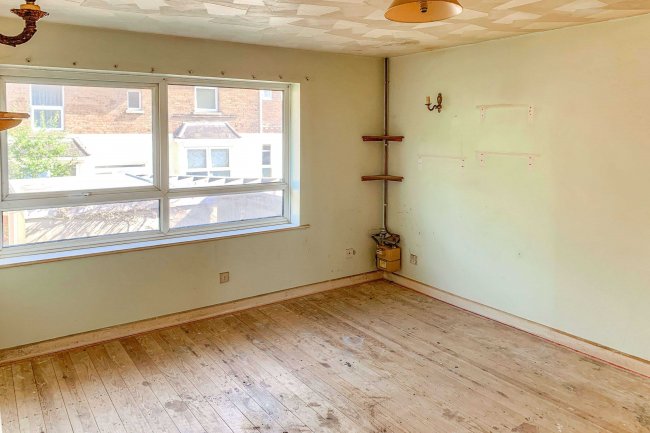 Flat 7, 14 Glendinning Avenue, Weymouth, DT4 7QF 8