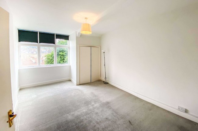 Flat 4, 12 The Circus, Bath BA1 2ES 7