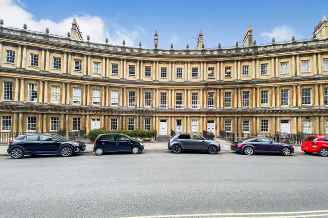 Flat 4, 12 The Circus, Bath BA1 2ES 7