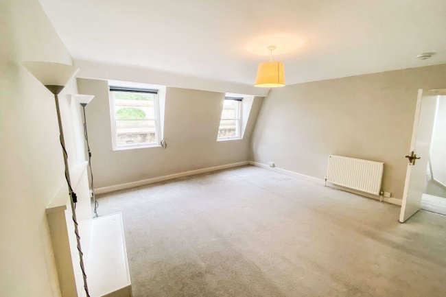 Flat 4, 12 The Circus, Bath BA1 2ES 7