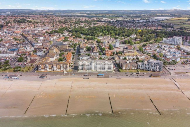 Allestree Court, Walton Road, Bognor Regis PO21 1NN 2