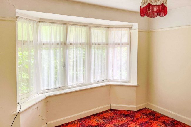 54 Totteridge Lane, High Wycombe HP13 7PZ 9