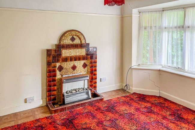 54 Totteridge Lane, High Wycombe HP13 7PZ 9