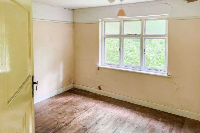 54 Totteridge Lane, High Wycombe HP13 7PZ 9