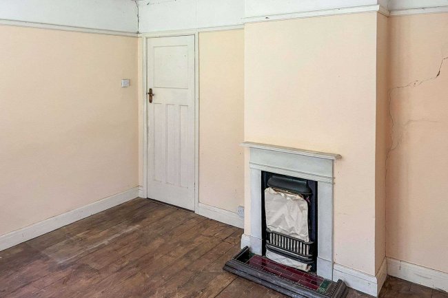 54 Totteridge Lane, High Wycombe HP13 7PZ 9