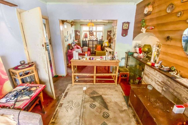 93 Mount Road, Chessington KT9 1JH 8