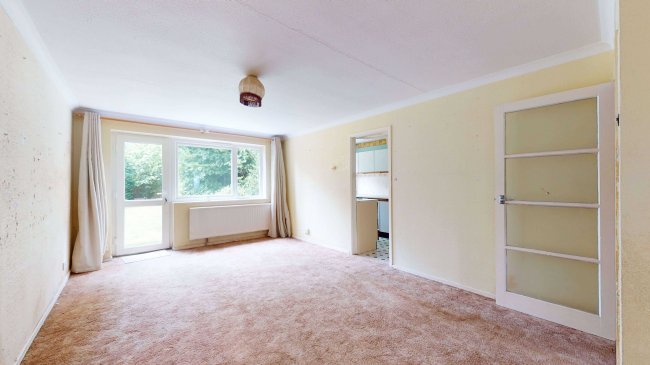 8 Blatchford Court, Hersham Road, Walton-on-Thames, Surrey, KT12 1LA 1