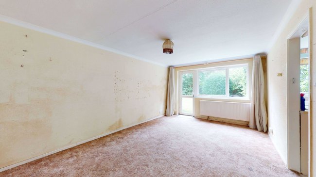 8 Blatchford Court, Hersham Road, Walton-on-Thames, Surrey, KT12 1LA 1