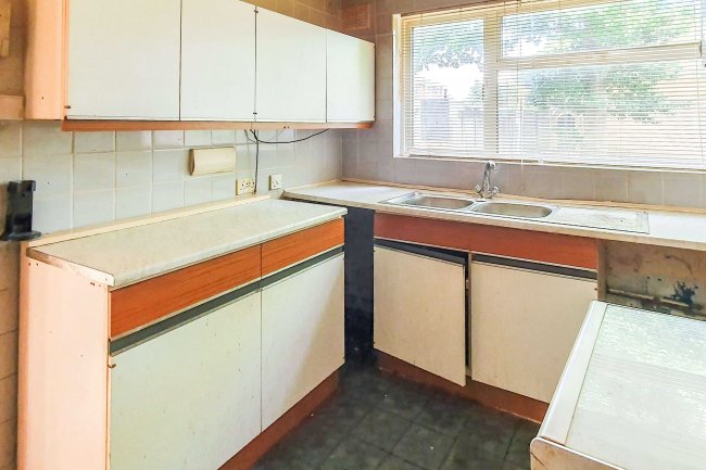 1 Howbury Walk, Gillingham, ME8 9TL 8