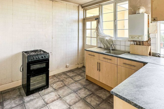 32 Edge Hill Court, Edge Hill, Wimbledon, SW19 4LL 5