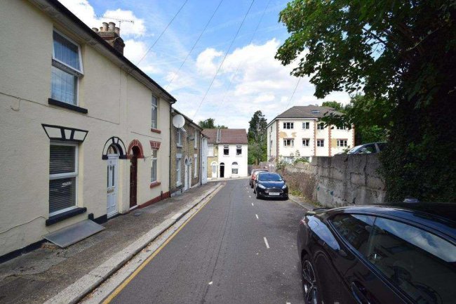 7 Scott's Terrace, Chatham, Kent ME4 6QF 9